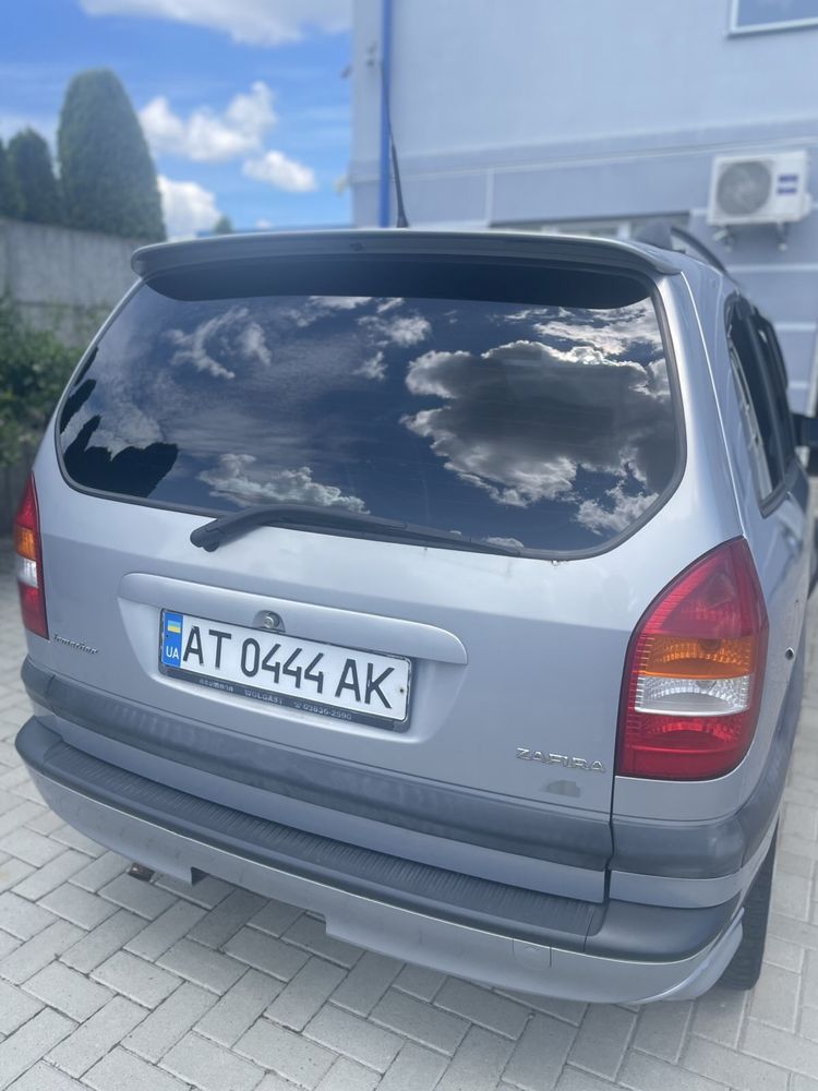 Автомобіль Опель Зефіра А 2003 рік 2.2 газ/бензин Opel Zafira A