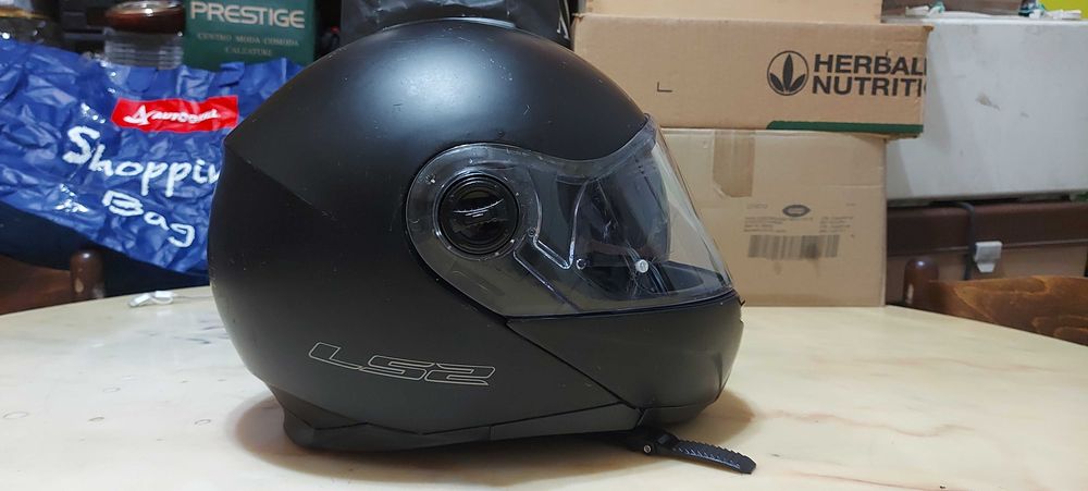 мотошлем - трансформер со стеклом и очками LS2