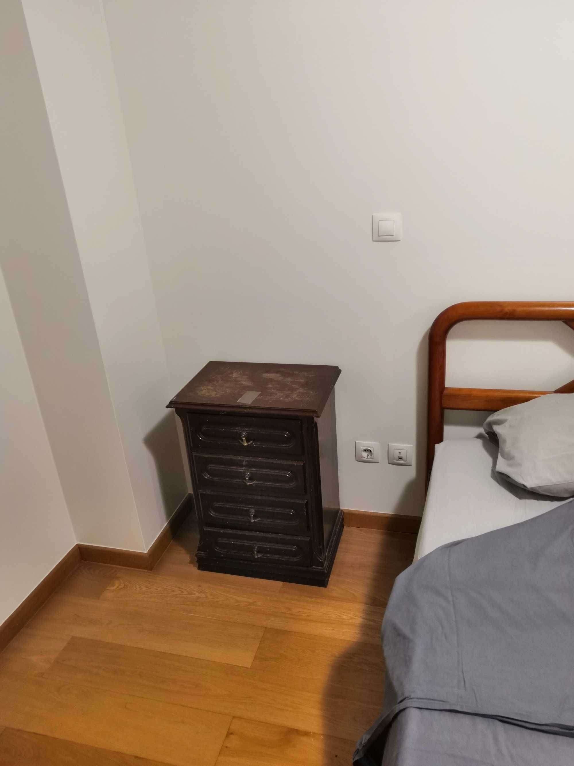 Quarto 16m2 com W.C. Privado em Apartamento moderno para um estudante