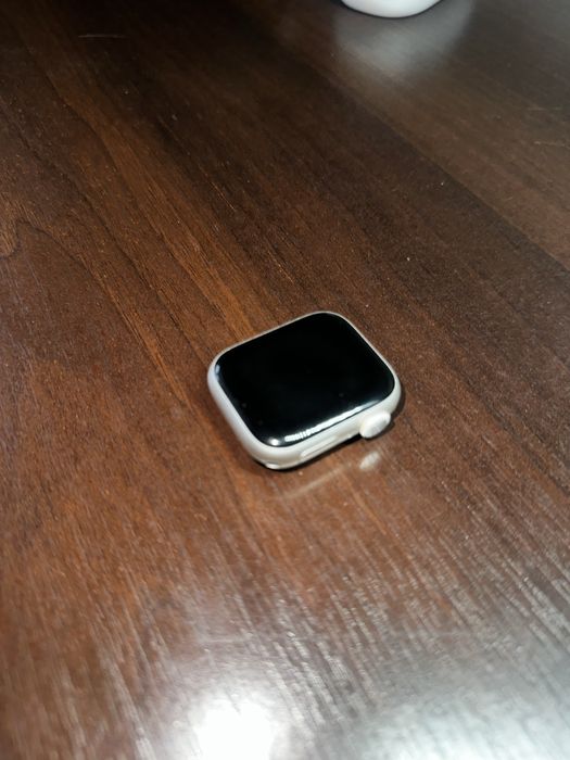 Продам Apple watch 8 41mm