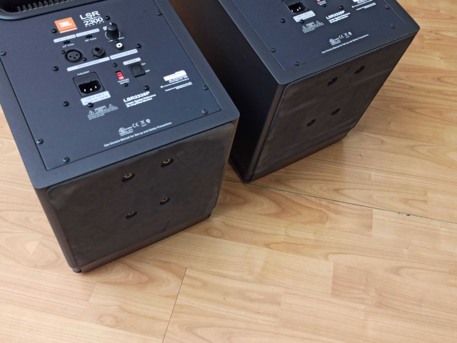 Monitores de Estudio JBL LSR 2328P