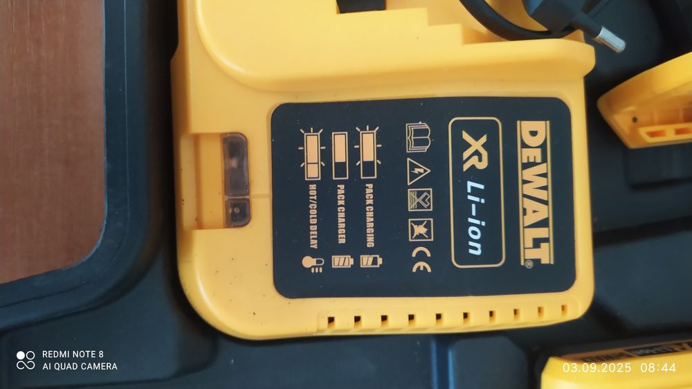 Шуруповерт в кейсі.