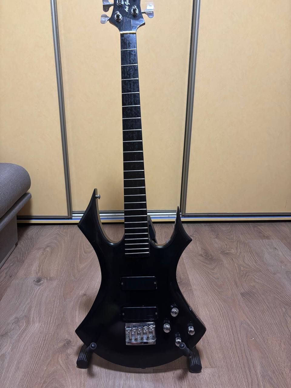 Бас гітара Warlock custom 5 струн
