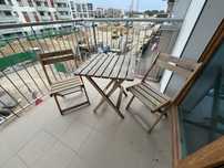 Stolik i krzesla na balkon do ogrod