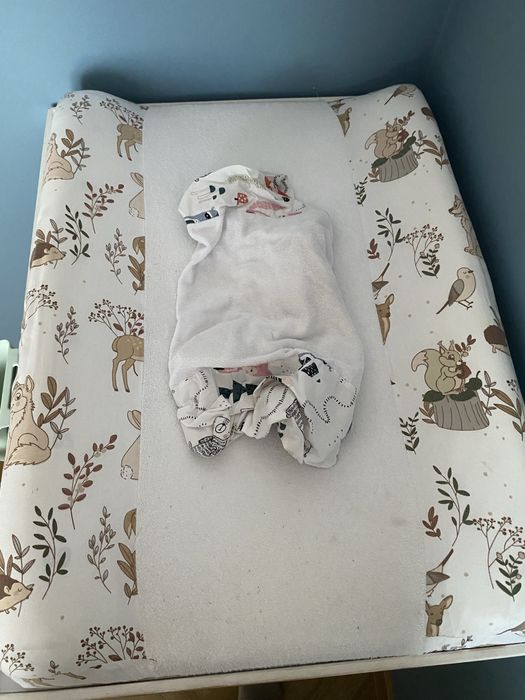 Przewijak drewniany z akcesoriami