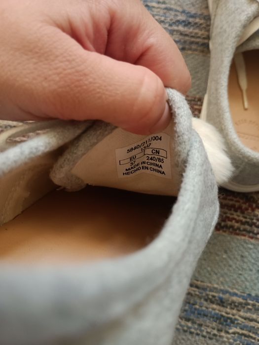 Tênis com pompons Pull&Bear