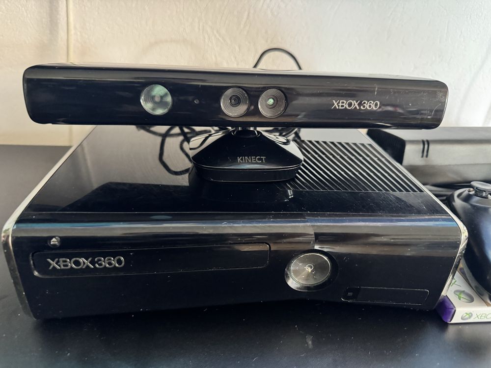 konsola Xbox 360 Kinect 360 + 1 pad – używane, idealny stan