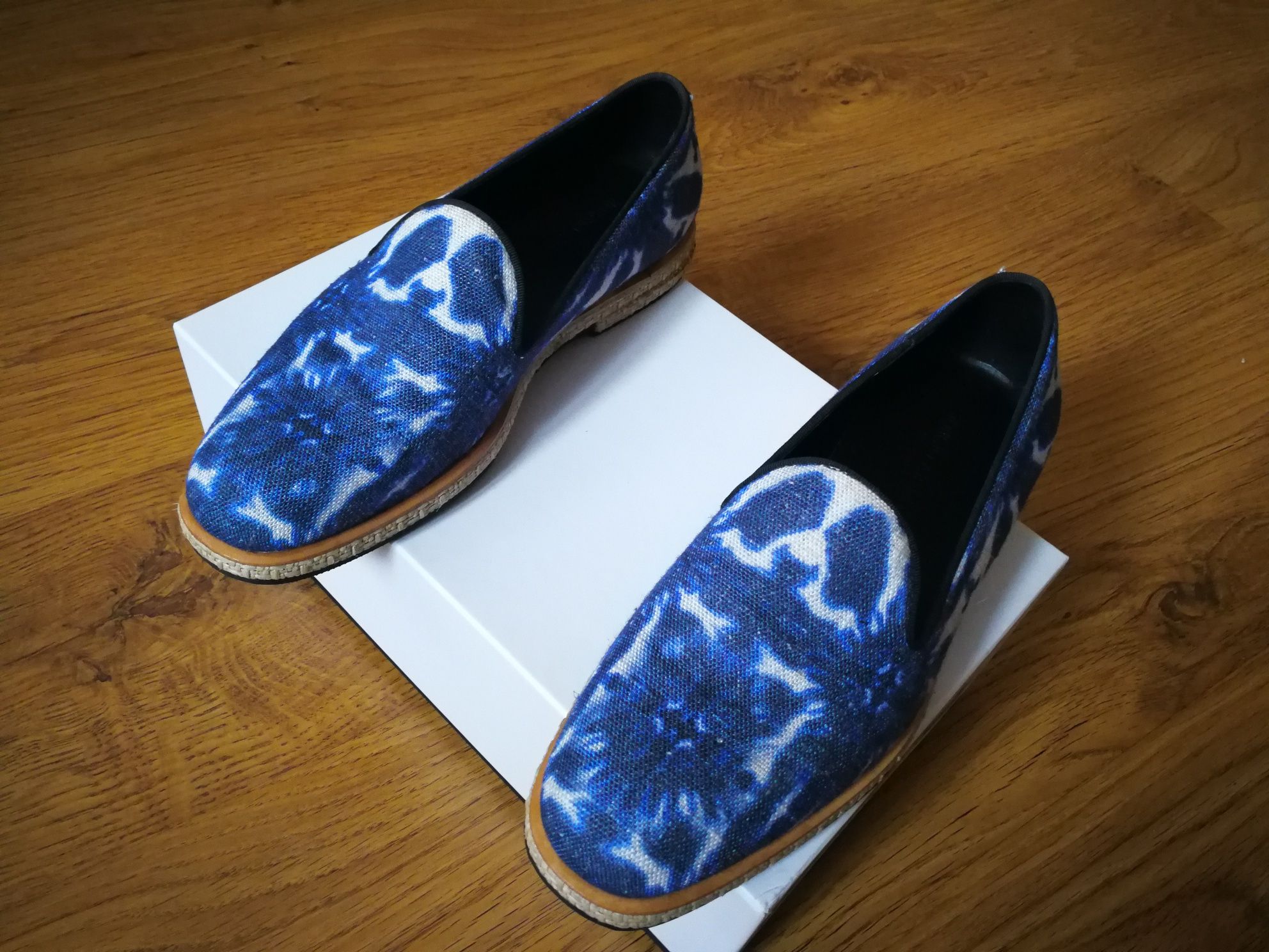 buty GIORGIO ARMANI ( w sprzedaży też- versace gucci prada hugo d&g )
