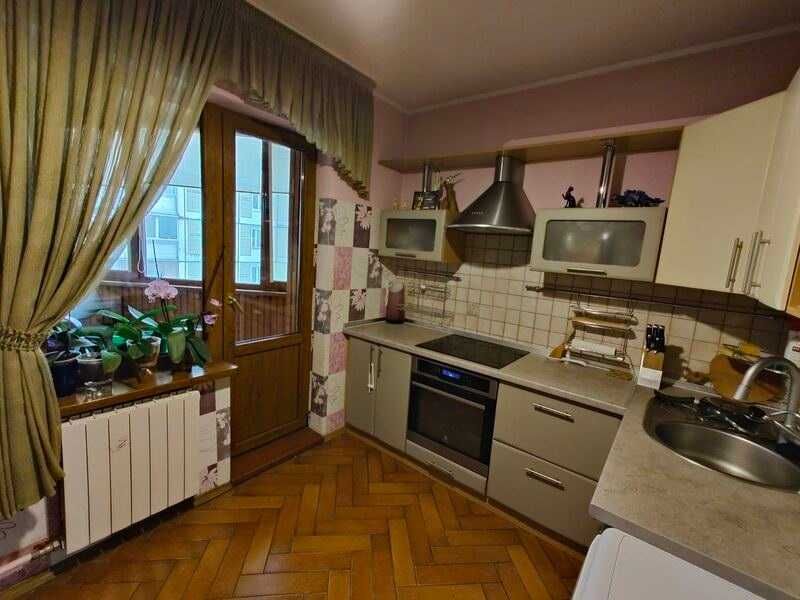 Продаж 3-к квартири  Харківське шосе,  180/21  /єВідновлення /