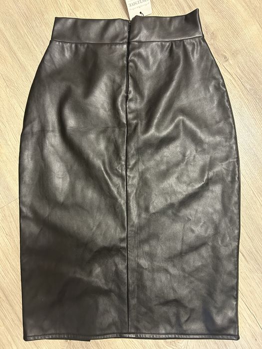 Шкіряна спідниця жіноча