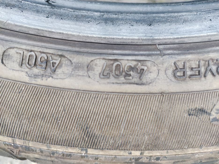 275/40/r19 Dunlop sport