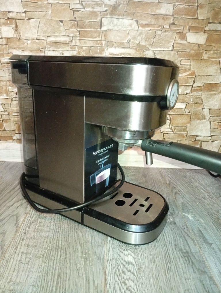 Кофемашина Cecotec Cafelizzia 790 Steel