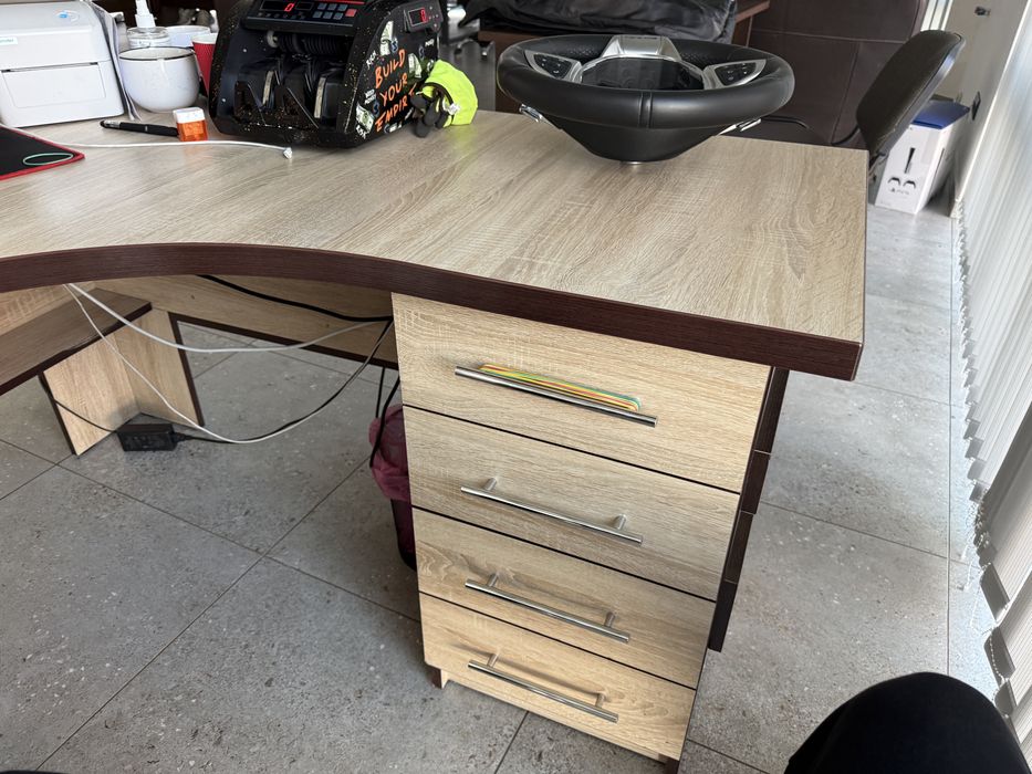 Стіл офісний якісний