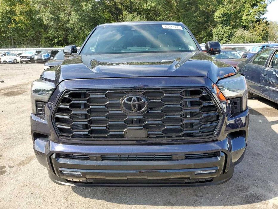 2025 Toyota Sequoia SR5 можно з ПДВ