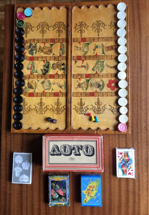 Настольные игры: нарды, карты