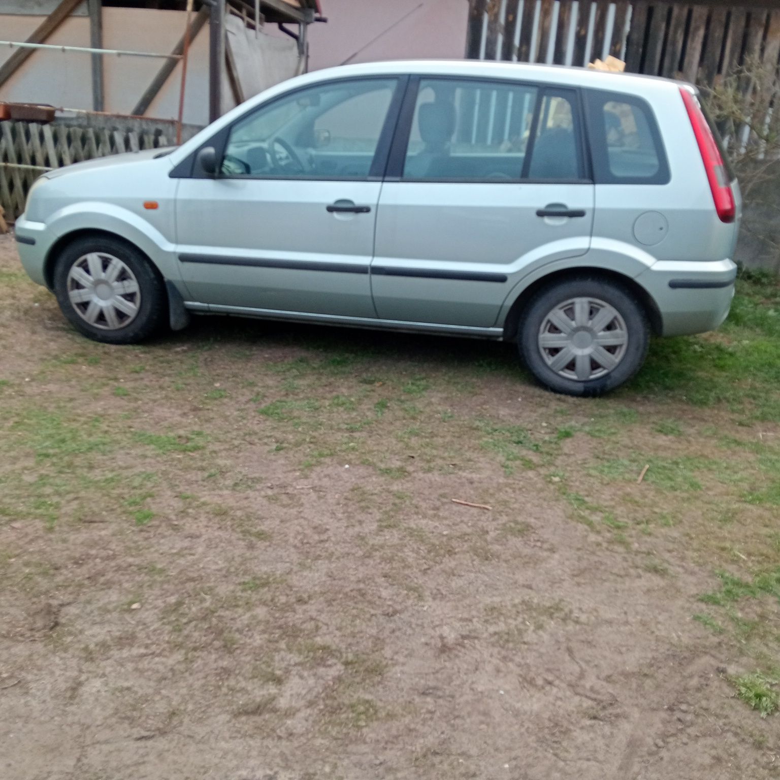 Ford fusion 1,4 2004 benzyna