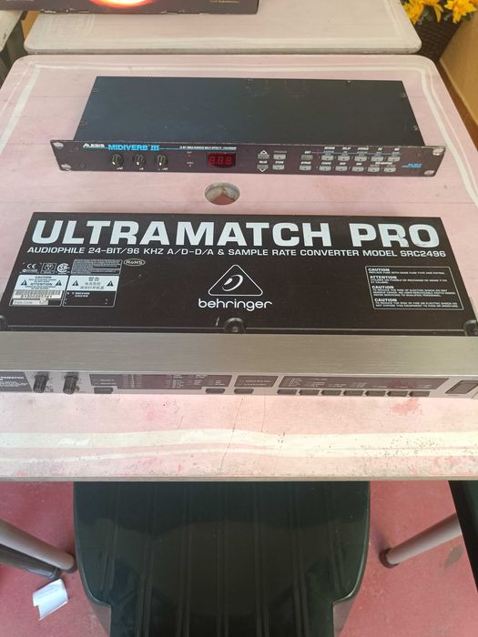 Alesis Midiverb III e Behringer Ultramatch Pro