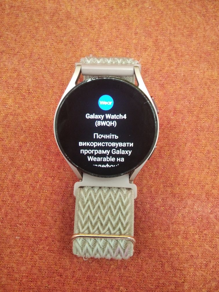 Смарт-часы Samsung Galaxy Watch 4