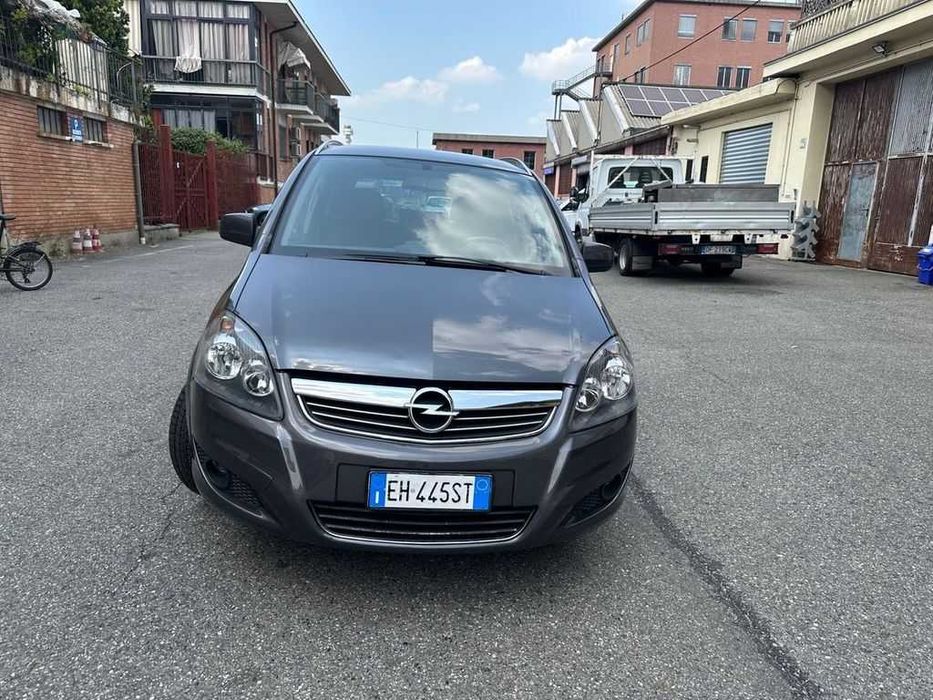 Разборка Opel Zafira B бампер б/у автозапчастини