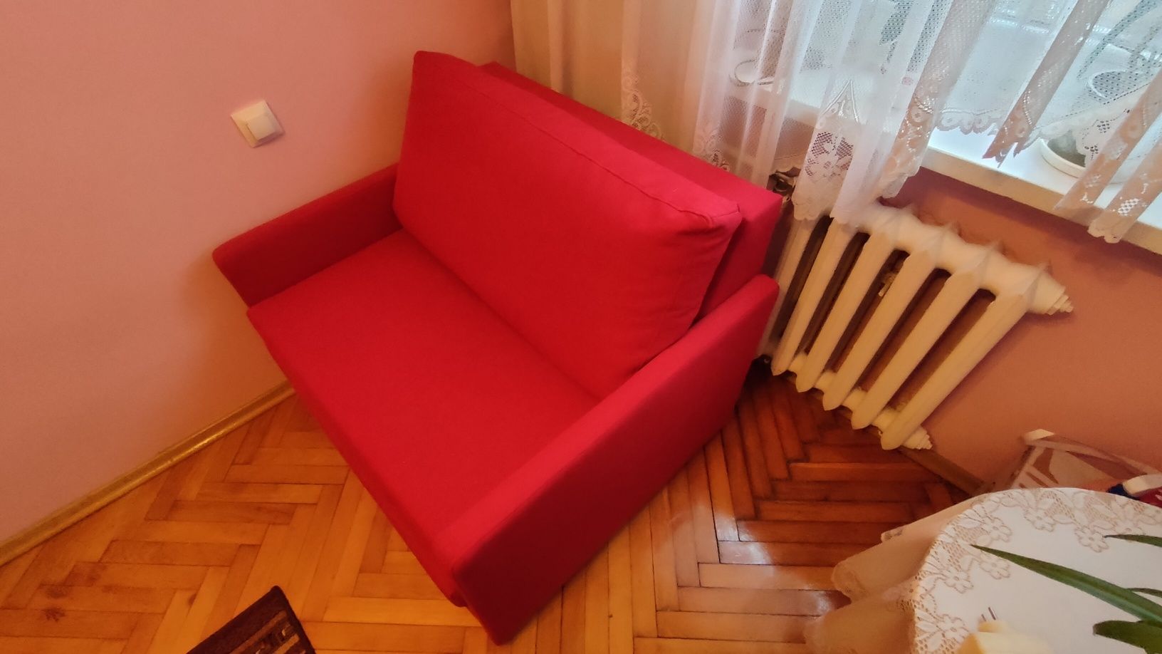 Sofa rozkładana, czerwona, używana