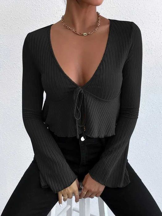 Женская черная кофточка в рубчик