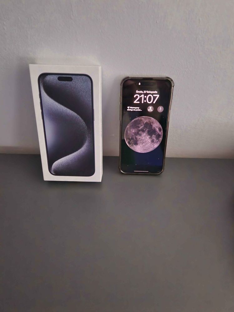 Iphone 15 pro max jak nowy
