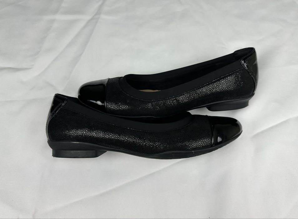 Оригінальні преміальні туфлі балетки Clarks Neenah 41,5 розмір 27 см