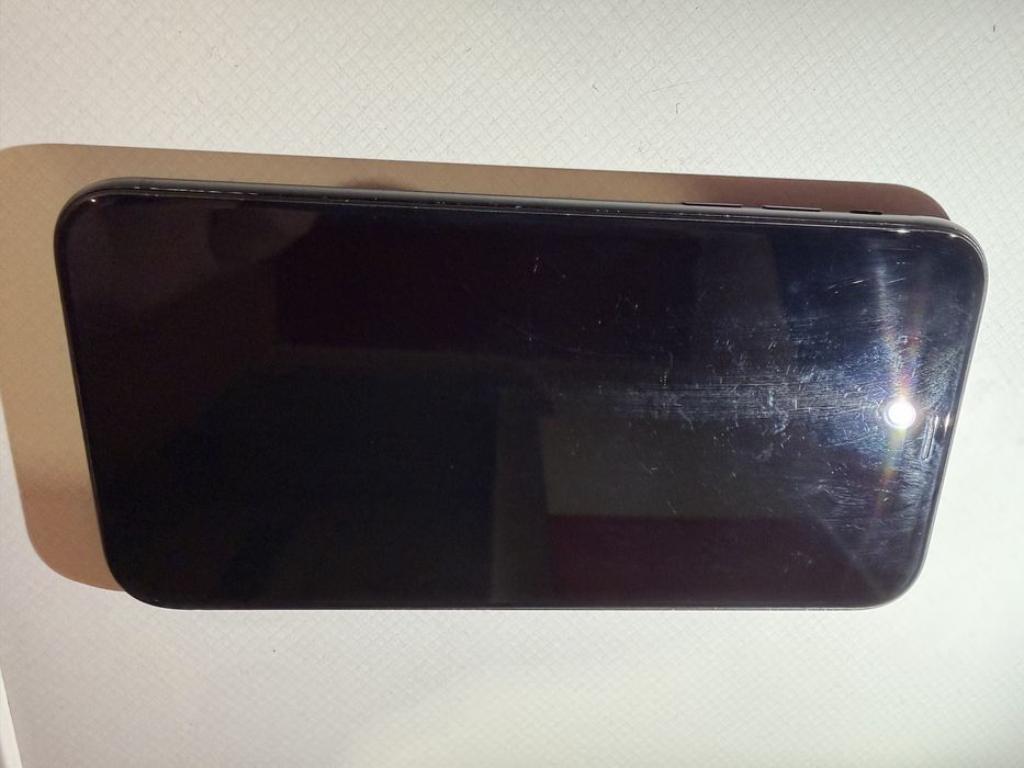 Продам iPhone Apple XR 128 Gb 79%