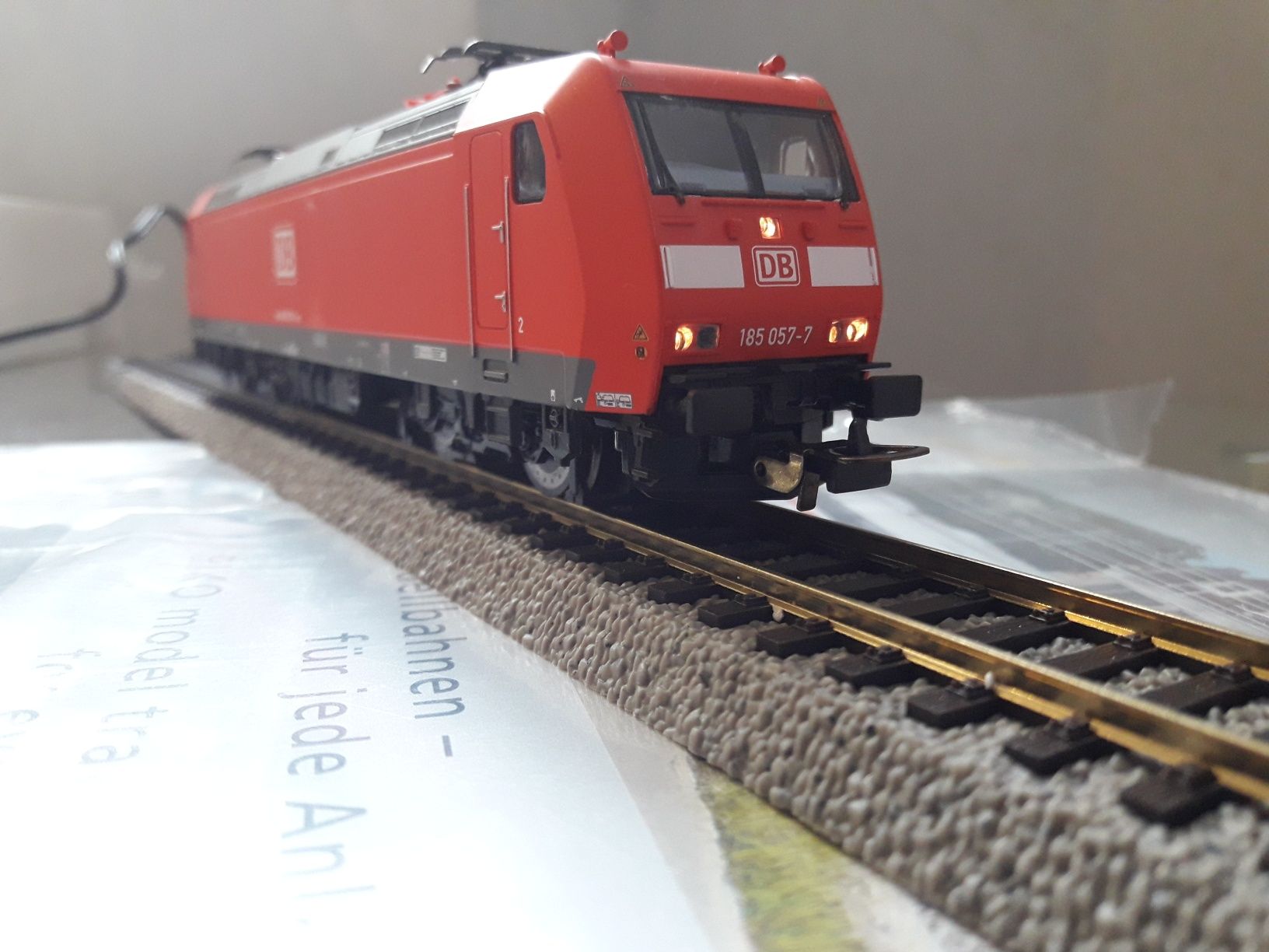 Электровоз Piko BR185  H0(1:87)