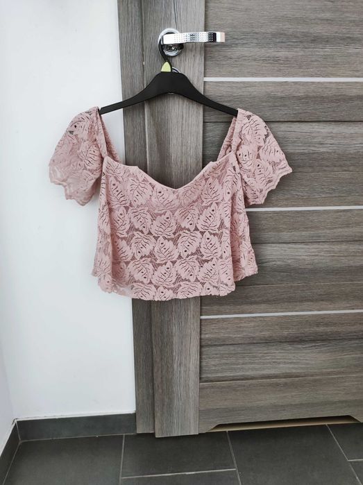 Damska bluzka hiszpanka z koronką. Marka Stradivarius. 36/S. Stan bdb.