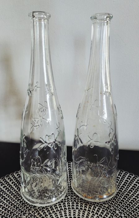 2 wysokie butelki ozdobne
