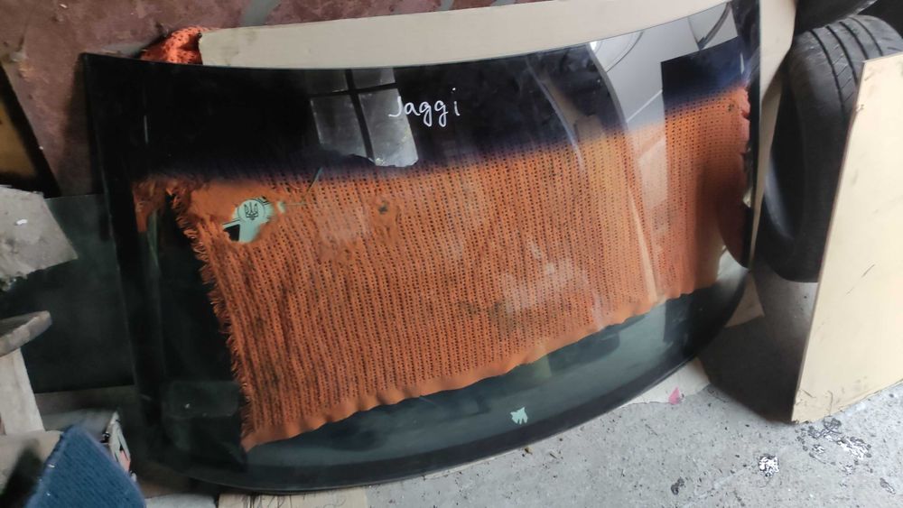 Стекло лобовое для Чери Джагги