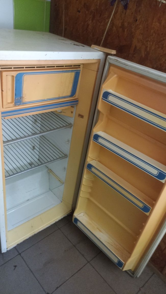 Продам холодильник Днепр 2М