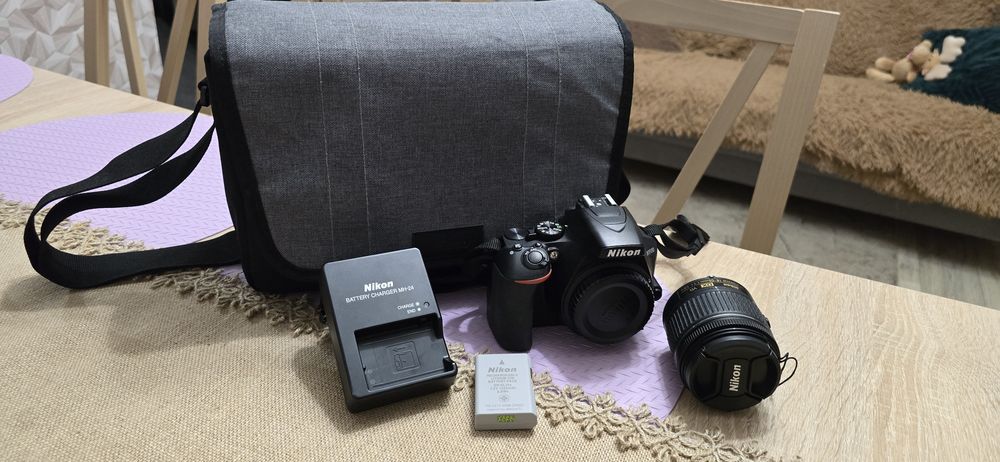 Aparat Nikon D3500 + obiektyw 18–55mm + Bluetooth – kompletny zestaw!