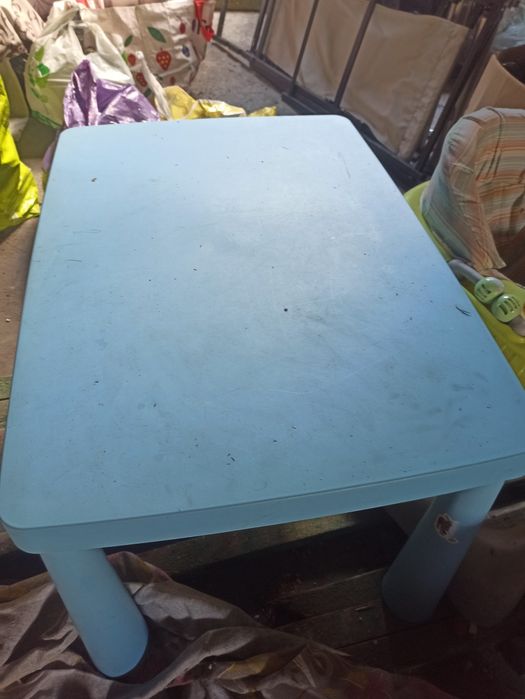 Stolik mamut z krzesłami