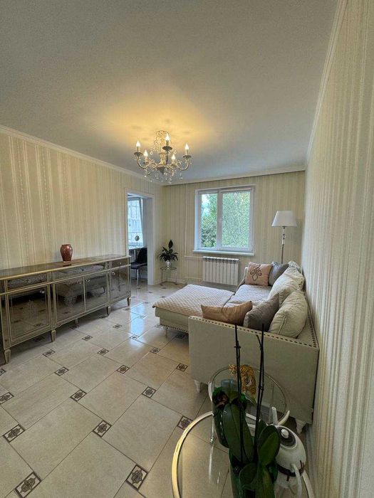 Продам великолепную  3-комн. квартиру /Крымский Бульвар/ 14- Школа