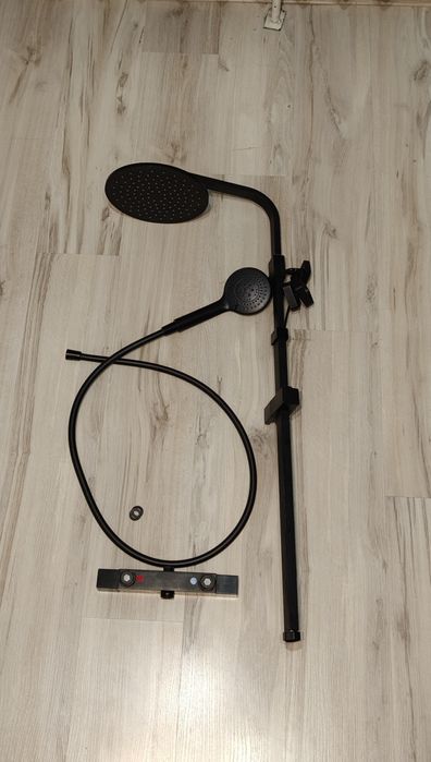 Kolumna prysznicowa, czarna, bateria termostatyczna