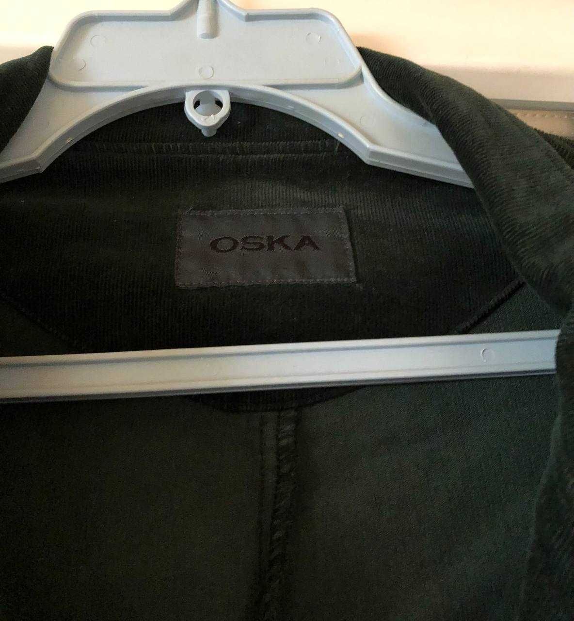 Пальто вельветовое красивого зеленого цвета  OSKA