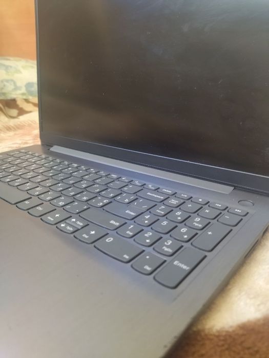 Продам  ноутбук Lenovo ideapad 3 (15")
Стан: не робочий. В