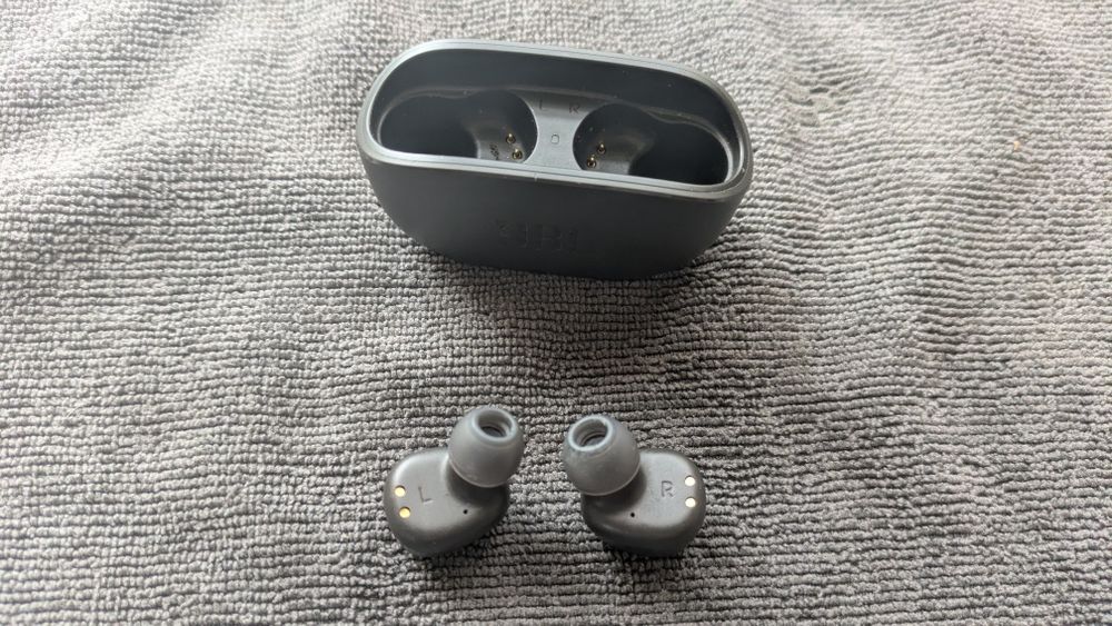 Бездротові навушники JBL Vibe 100 TWS JBLV100TWSIVREU