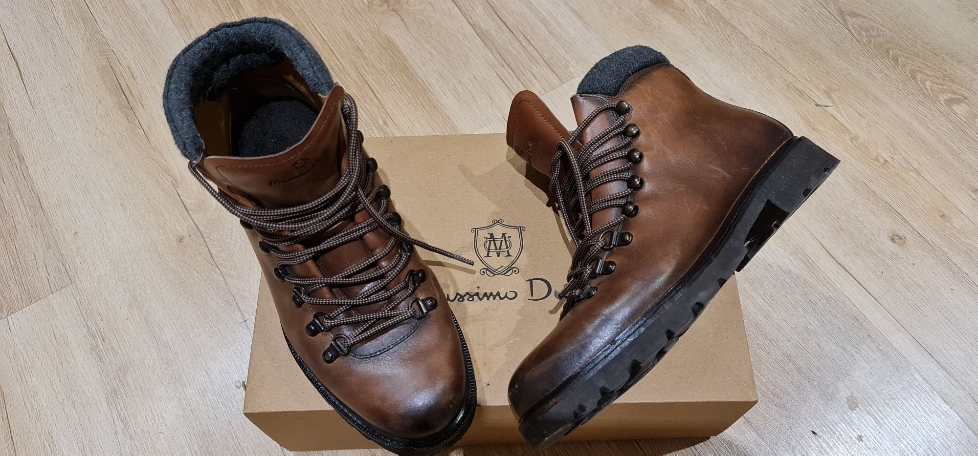 Botas em pele Massimo Dutti n.40 NOVAS