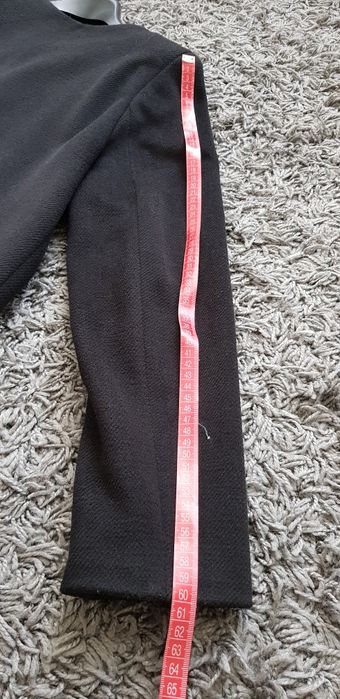 Пальто демісезонне, розмір 36.