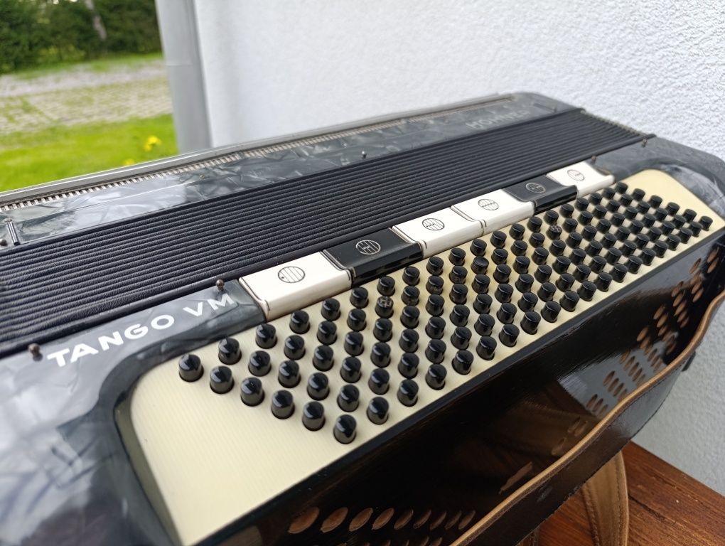 Akordeon Hohner Tango VM 120 basów 4 chóry Musette