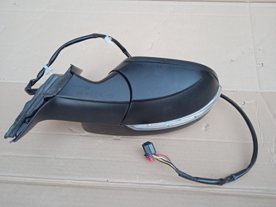 VW Passat B7 Lusterko Prawe 6pin LC9X