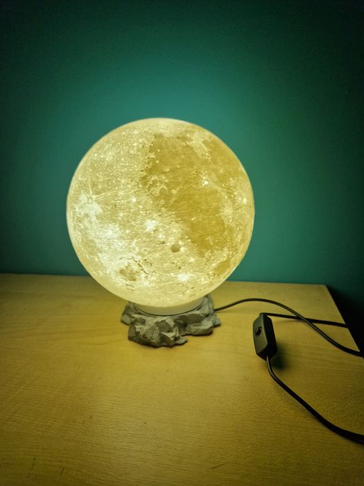 Nowa lampa w kształcie księżyca kosmos na usb