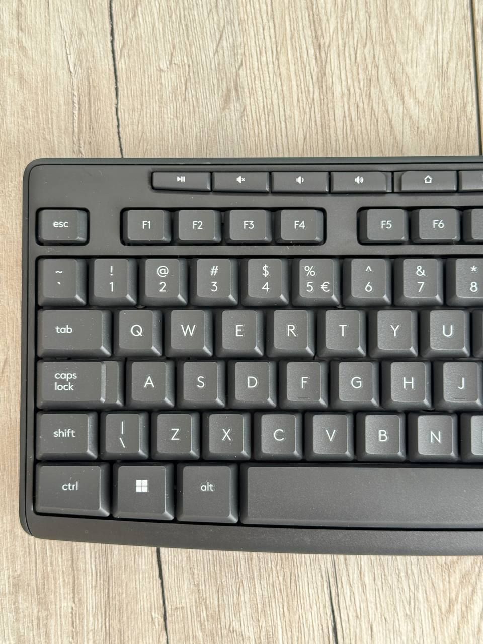 Комплект (клавіатура, миша) Logitech MK295 Wireless Combo Black NL