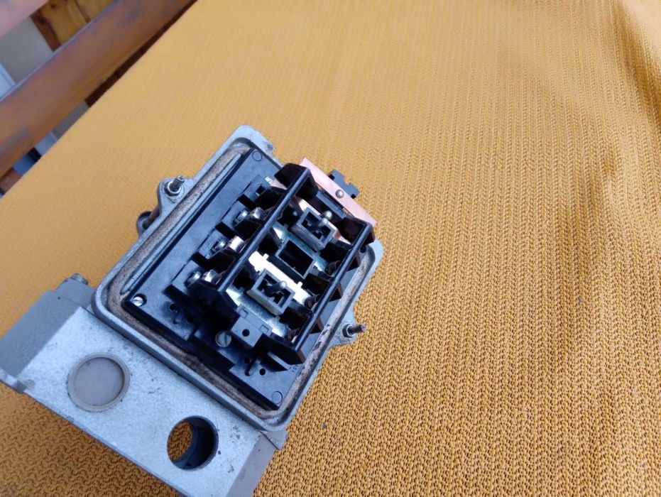 Wyłącznik olejowy GANZ MOL 28