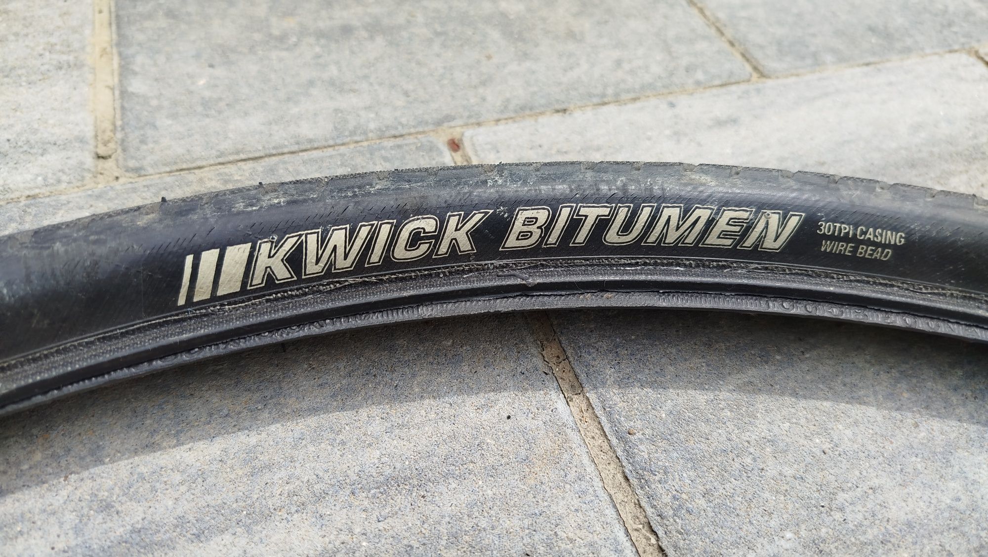 Opona Kenda kwick bitumen 28 cali