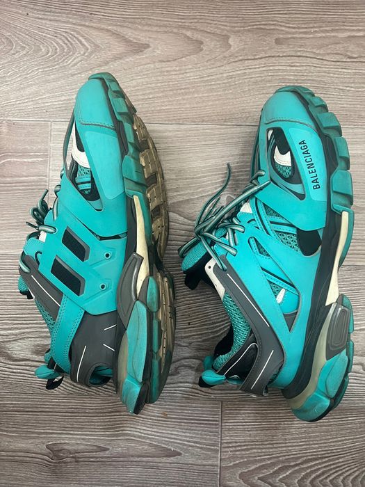 Balenciaga track