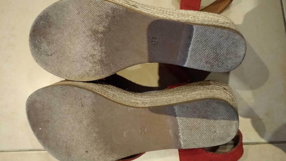 Sandálias de senhora número 38 usadas uma vez